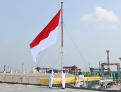 Kapal Induk Pertama Indonesia Kibarkan Merah Putih di Lautan Nusantara