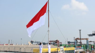 BENDERA MERAH PUTIH BERKIBAR DI KRI SRIWIJAYA-100, RESMI PERKUAT ARMADA TNI AL