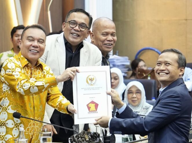Wakil Ketua DPR RI Sufmi Dasco Ahmad memimpin Rapat Pleno Panitia Kerja (Panja) bersama pimpinan Badan Legislasi (Baleg) DPR RI