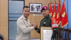 Disiplin Jaga Ring 1 Istana, Danyonif 14 Mar dan SSY 9 Marinir BKO Paspampres Raih Penghargaan dari Komandan Paspampres