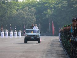 Pangkoarmada II Pimpin Upacara HUT ke 81 TNI di Kodam V Brawijaya Surabaya