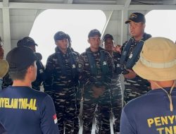 TNI AL Kerahkan KRI Bung Hatta 370 dalam Pencarian ABK KM Khatulistiwa 8 Hilang di Perairan Tuban
