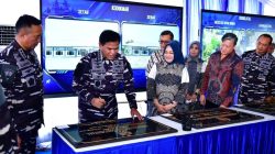 Kepala Staf Angkatan Laut (Kasal) Laksamana TNI Dr. Muhammad Ali didampingi Ketua Umum Jalasenastri Ny. Fera Muhammad Ali meresmikan pembangunan dan perbaikan sejumlah sarana dan prasarana pendidikan