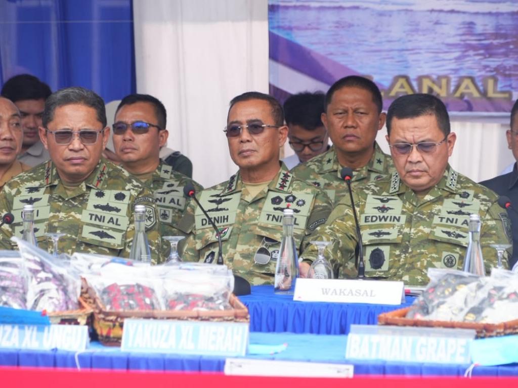 Panglima Koarmada RI, Laksamana Madya TNI Dr. Denih Hendrata