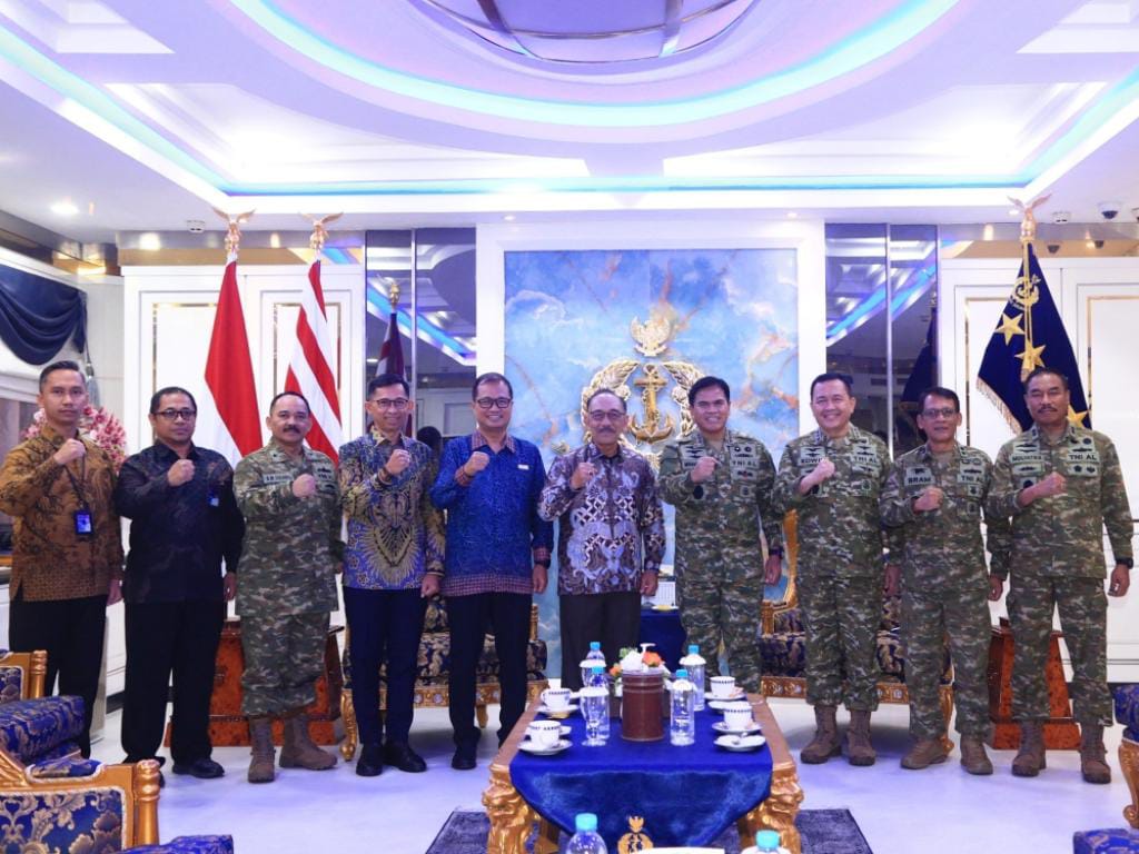 Kepala Staf Angkatan Laut (Kasal) Laksamana TNI Dr. Muhammad Ali menerima kunjungan kehormatan Komisaris Utama PT Pelayaran Nasional Indonesia