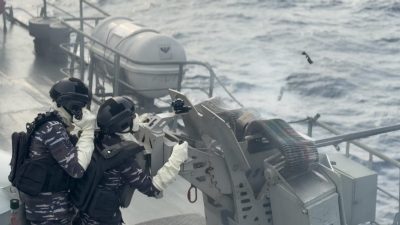 KRI Lambung Mangkurat-374
