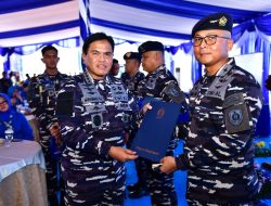 KASAL Berikan Penghargaan Atas Dedikasi Prajurit TNI AL Operasi SAR Virgo Transport 8