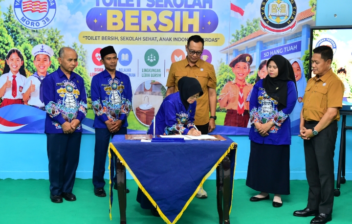 Gerakan Toilet Sekolah Bersih, alumni AAL 92, Yayasan Persada Moro Tiga Delapan, sekolah sehat, toilet bersih sekolah